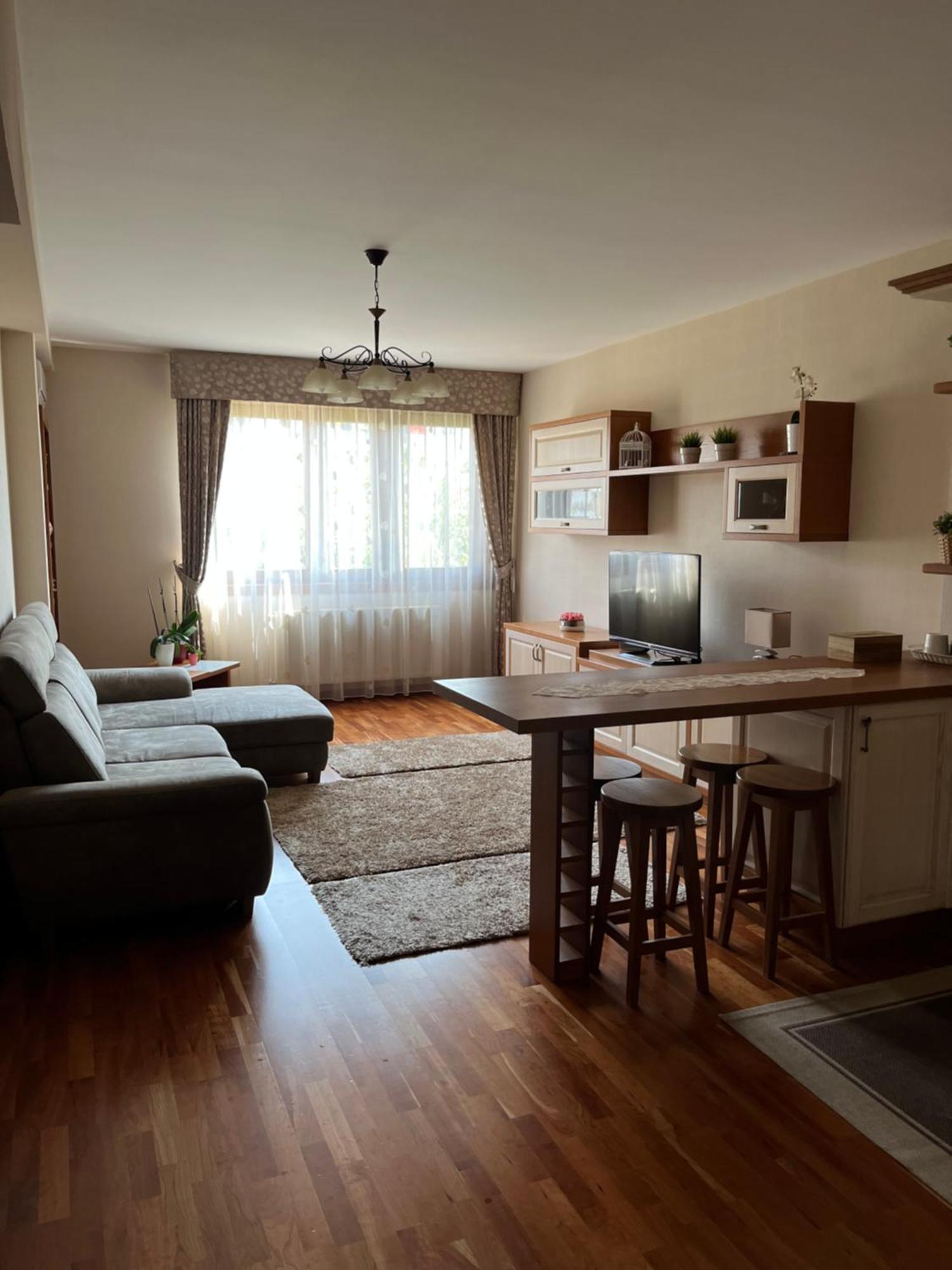 Danube Terrace Elegant With 2 Bedroom With Free Air Conditioner And Private Parking Budapest Exterior foto