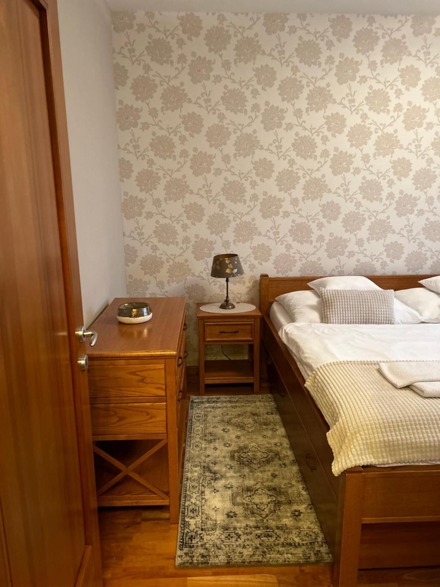 Danube Terrace Elegant With 2 Bedroom With Free Air Conditioner And Private Parking Budapest Exterior foto